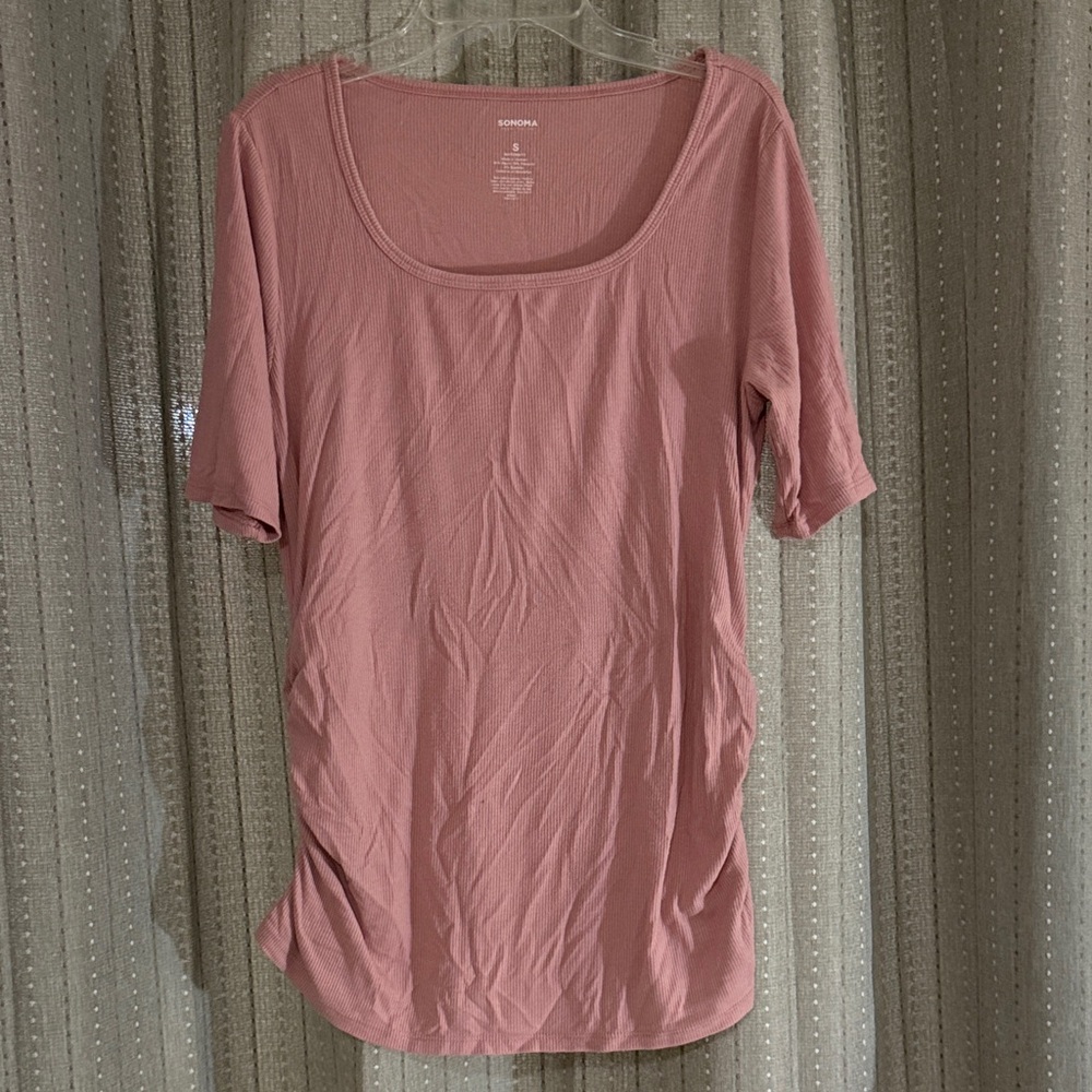 Sonoma Maternity Short Sleeve Scoop Neck Top in Dusty Rose